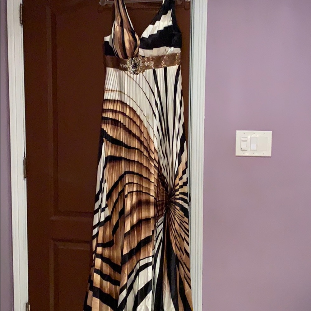 Woman’s dress 👗for a wedding or a quinceñera